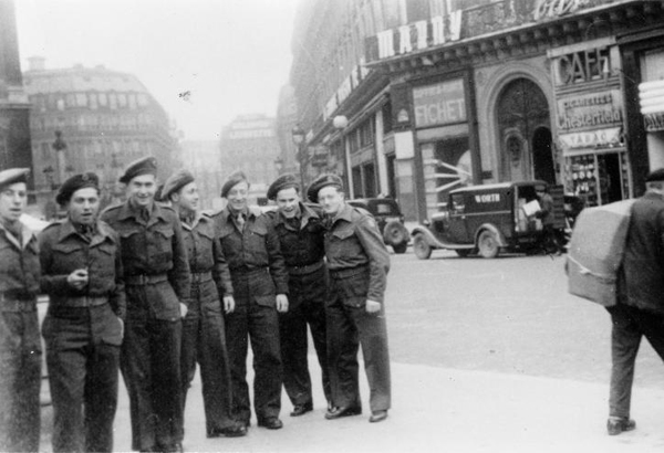 המחלקה הגרמנית בבריגדה היהודית - טיול בפריז - חורף 45-6